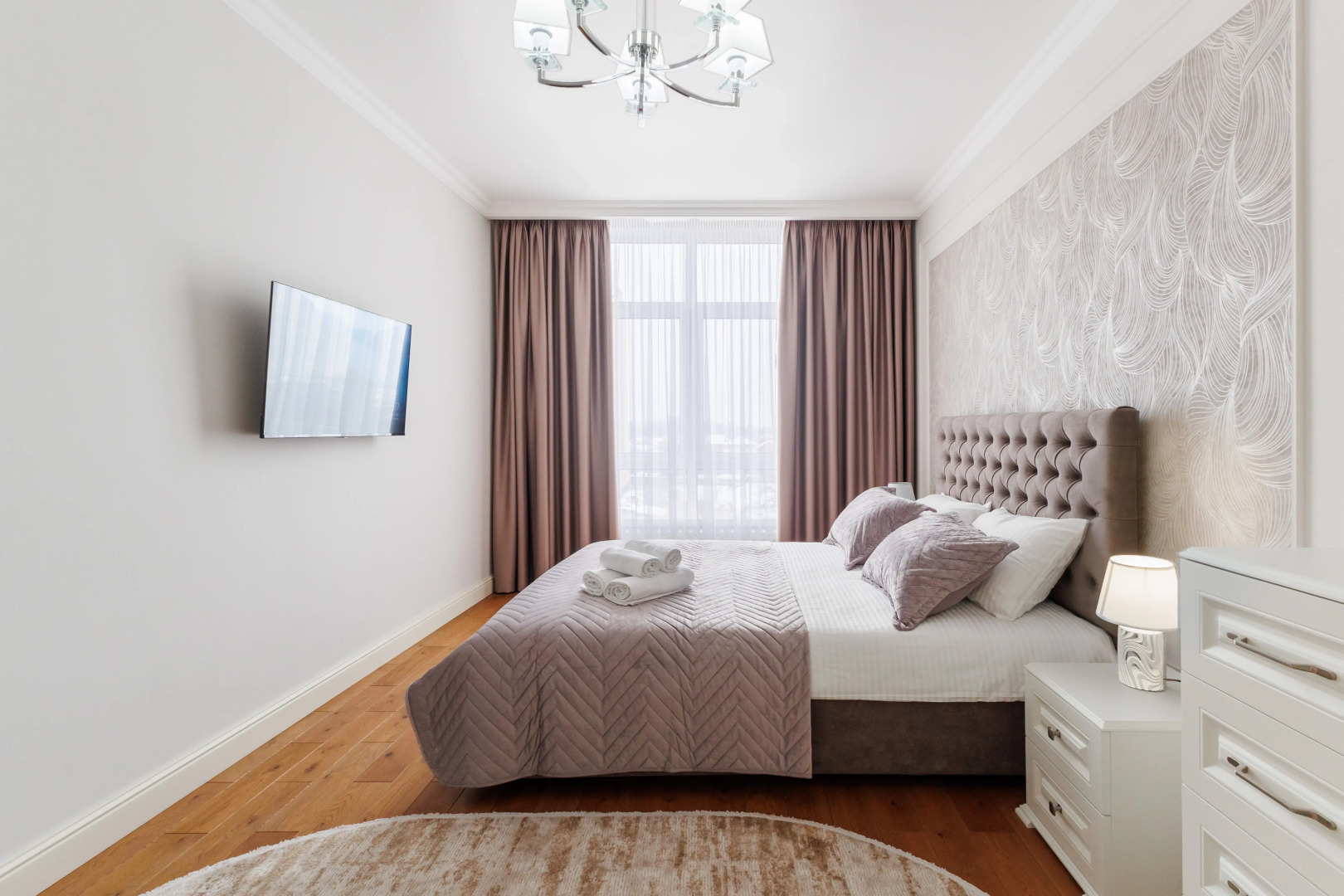 Апартаменты AURA с панорамными окнами и видом на горы