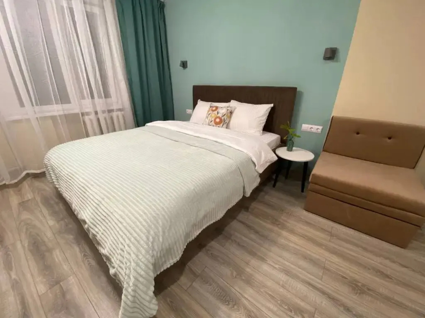 Апартаменты Эль Апарт на Содружества 66/110