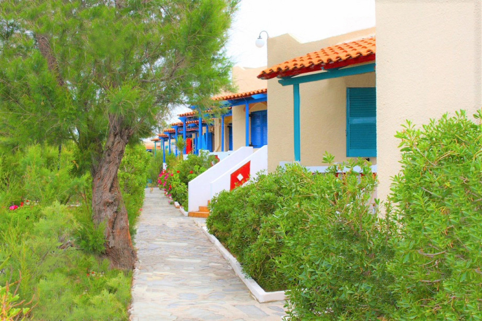 Отель Zorbas Beach Village