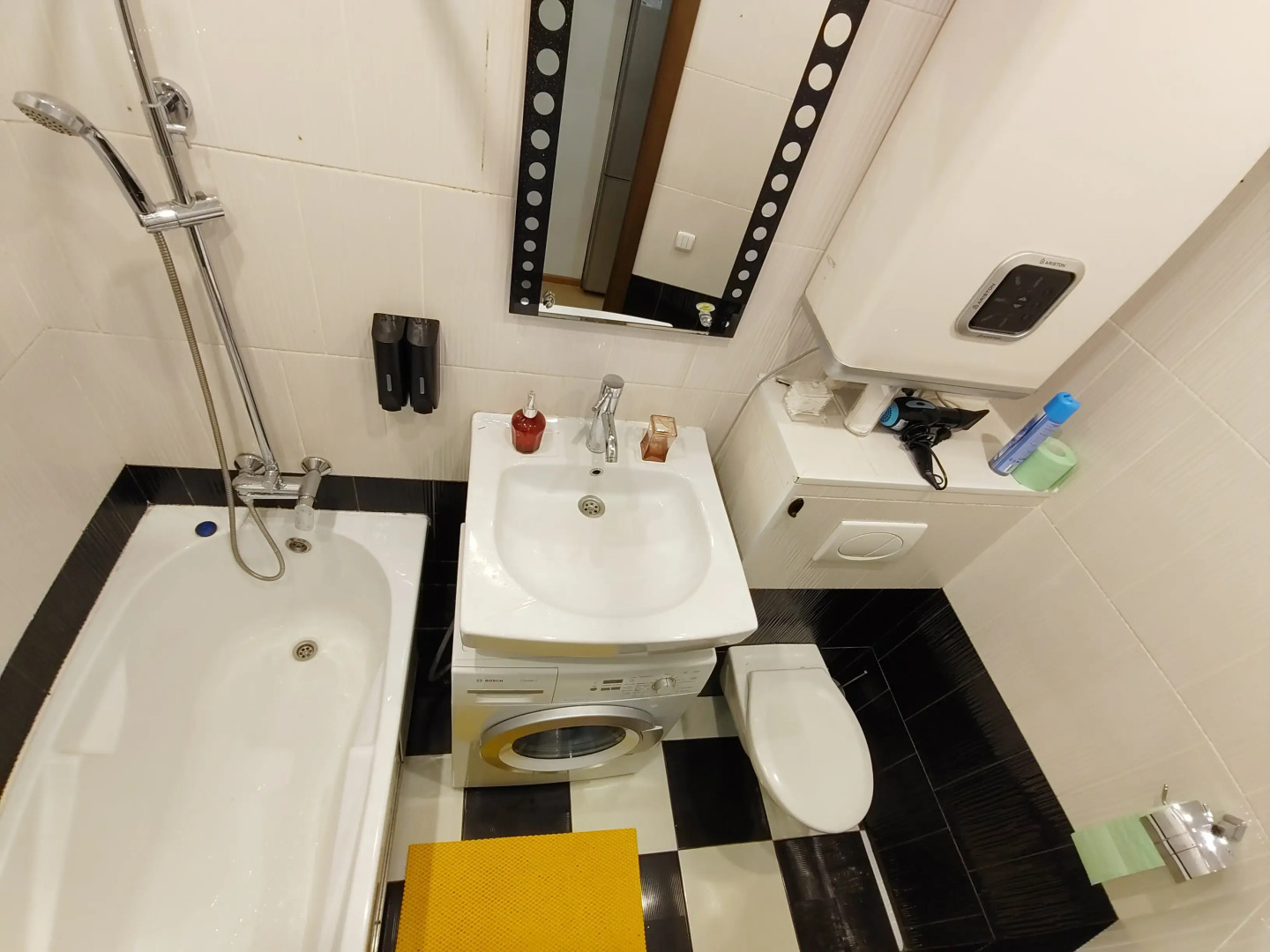 Квартира трёхкомнатная в центре у драматического театра