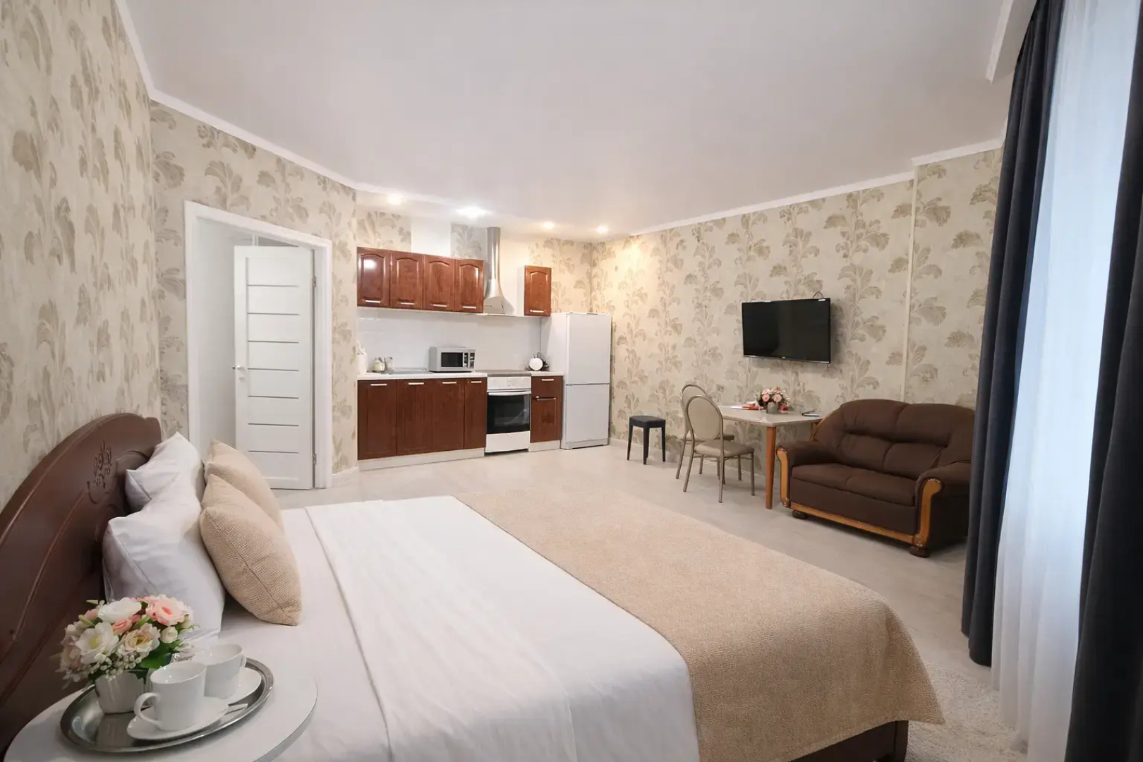 Апартаменты  с 2-мя кроватями и одноместный диван в центре Астаны