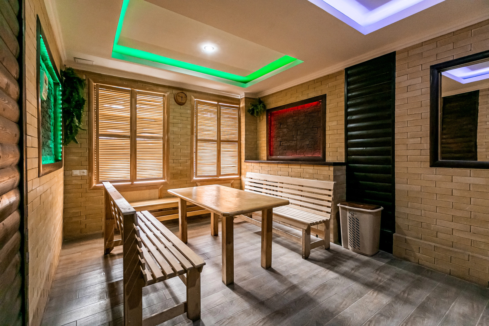 Отель Скала