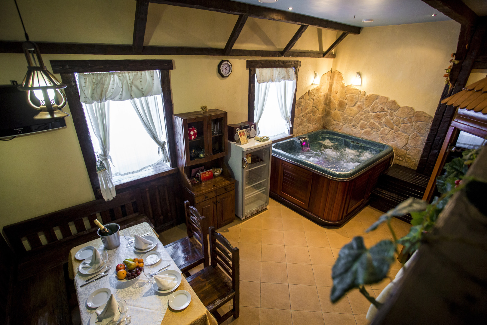 Отель Марафон