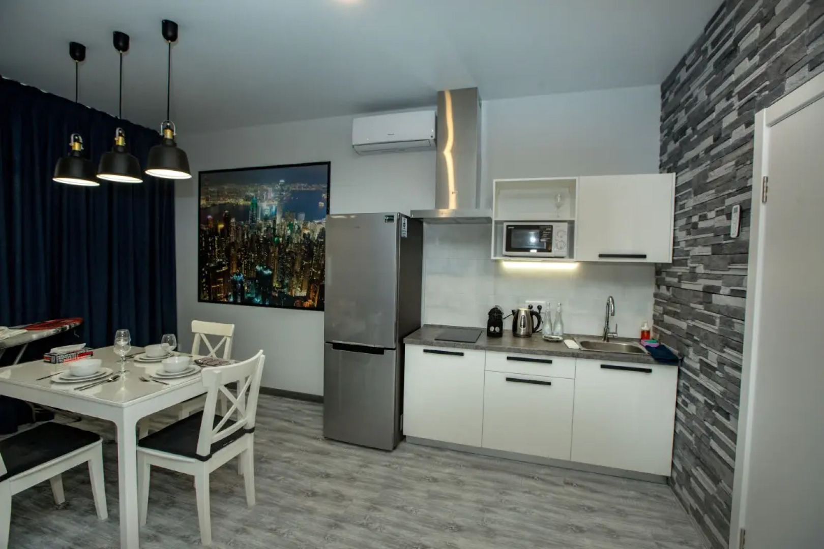 Апартаменты Central Place Vladivostok Премиум с видом на Мосты и Залив (4)