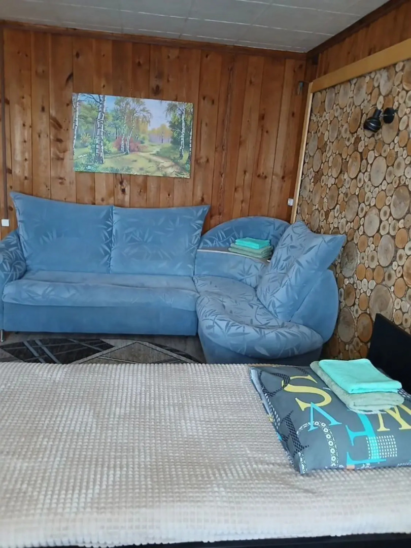 Частный Дом в Центpе Дeревни Взвад