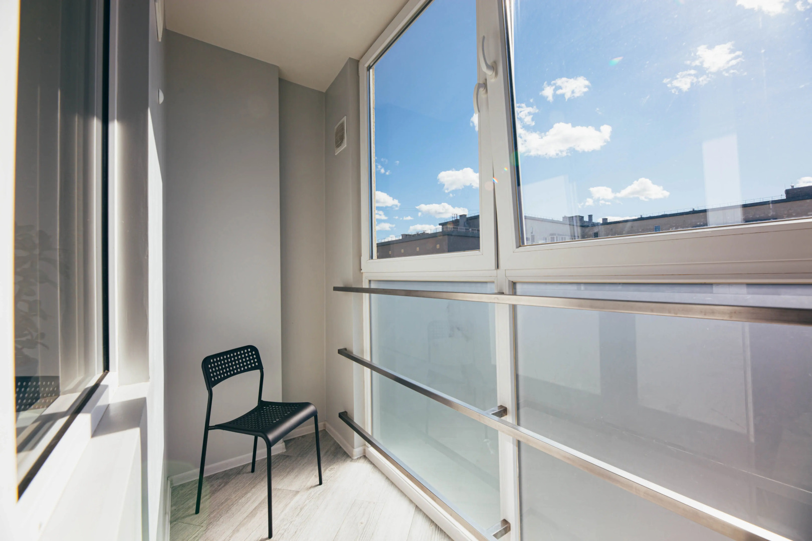 Апартаменты День и Ночь на Согласия