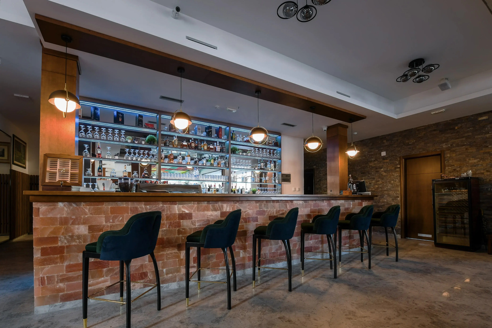 Отель Alexander Resort