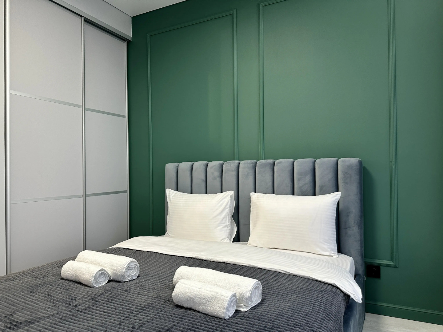 Апартаменты Unique Apart Изумруд рядом с Парком Ангелов, ФСК ЕЭС и Роскомнадзором на Мичурина 58/3