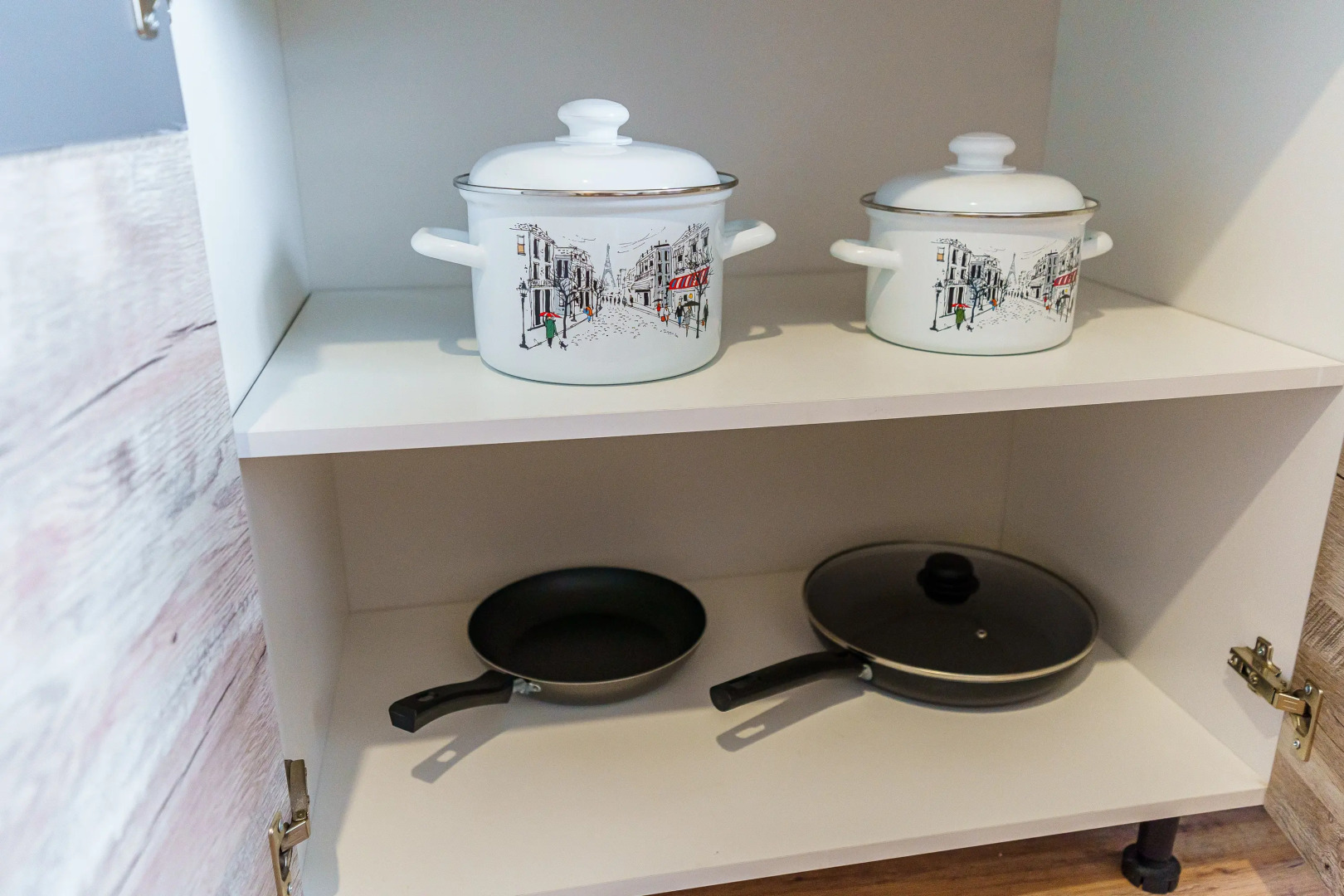 Апартаменты двух-комнатные в центральном районе Новороссийска от LetoApart