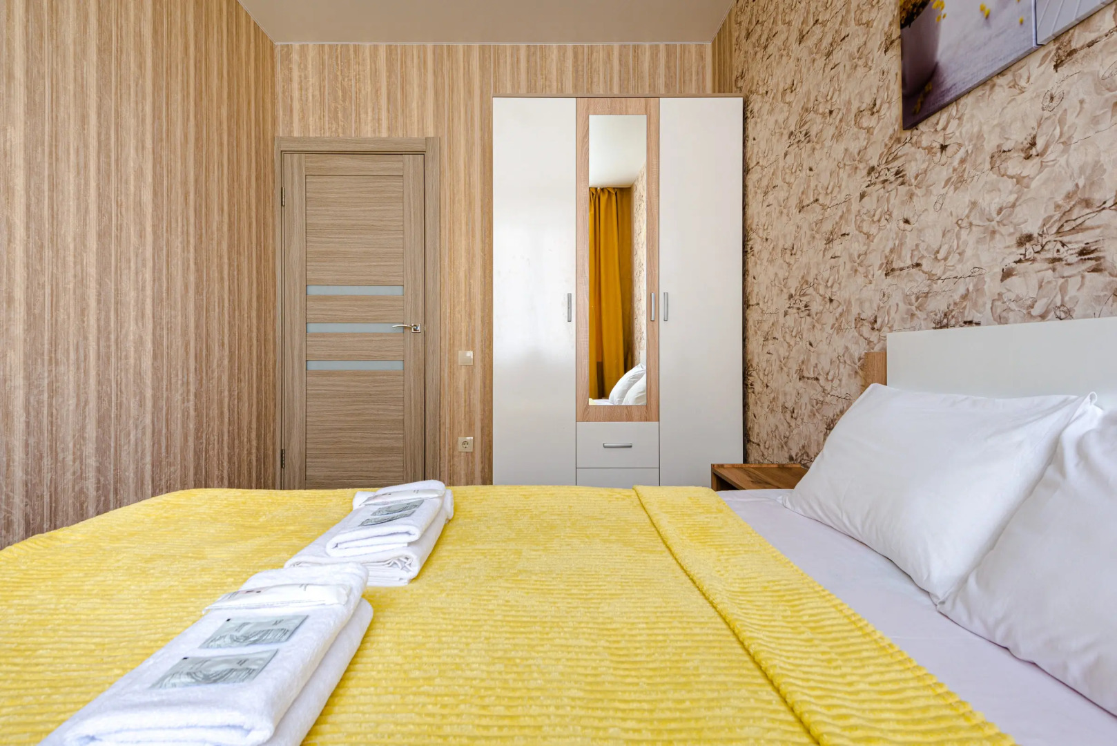 Квартира 2-к просторная в центре на Н.Смирнова 7 от RentAp, 6 сп.мест