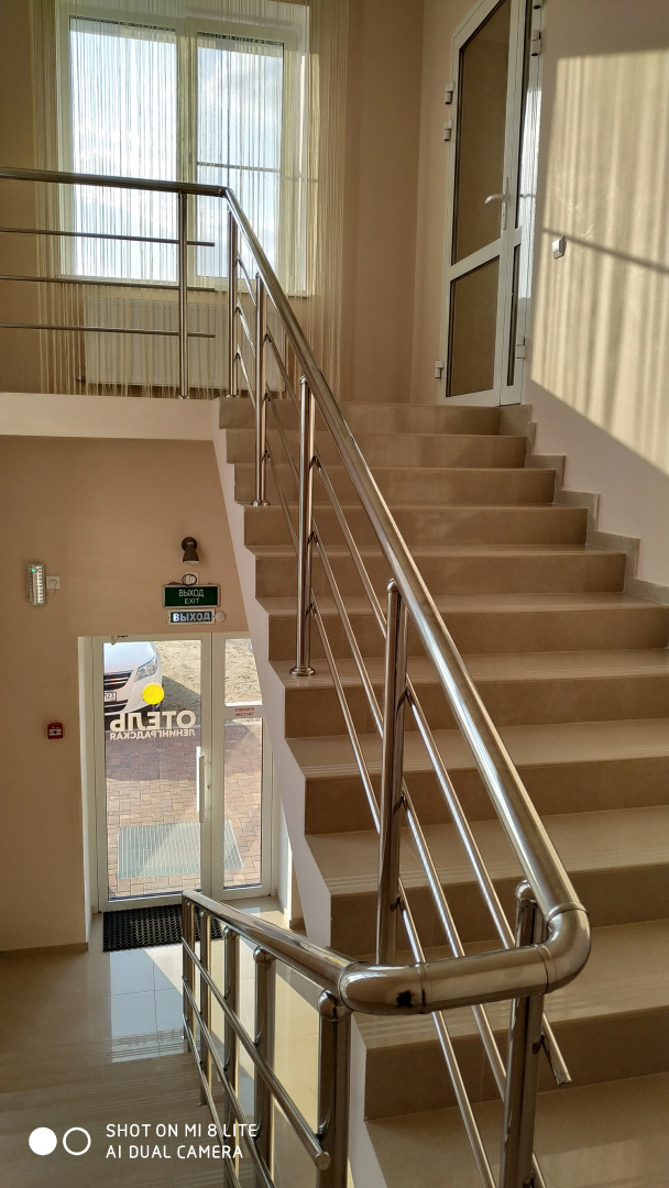 Отель  Ленинградская