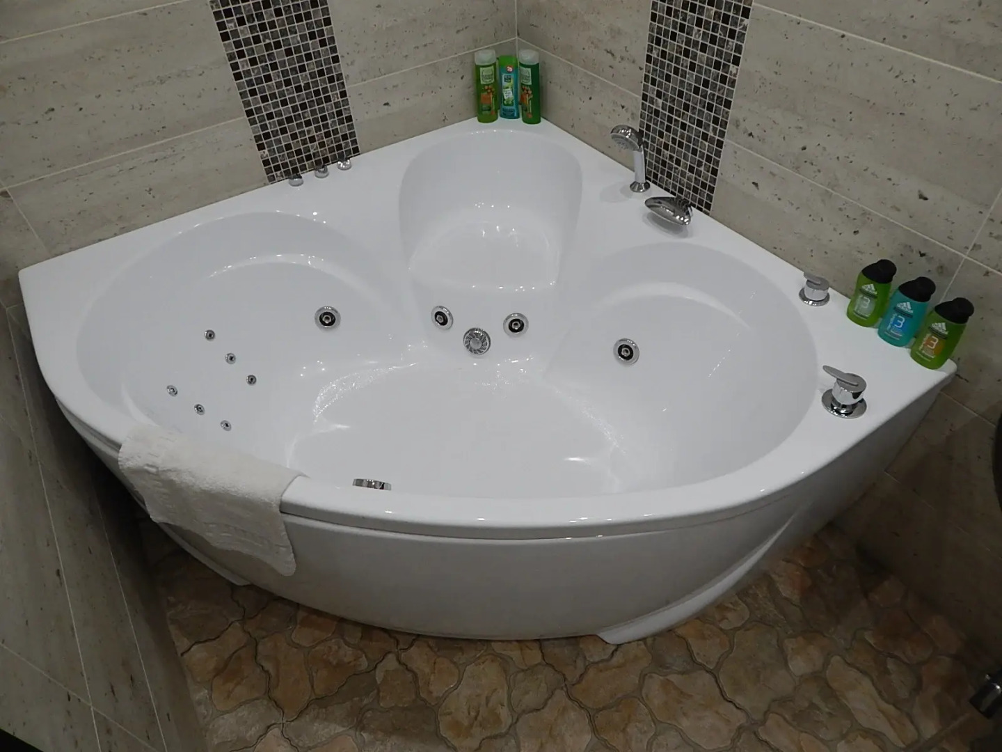 Элитная 2х квартира класса люкс с камином, джакузи и кондиционером на ул. Ядринцевская. Метро площадь Ленина