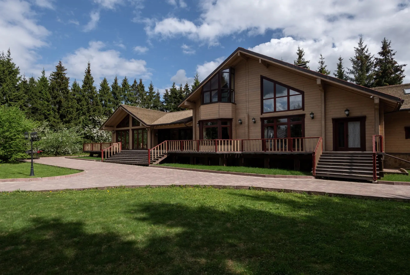 Гостевой Дом Деревянный Коттедж с бассейном и баней