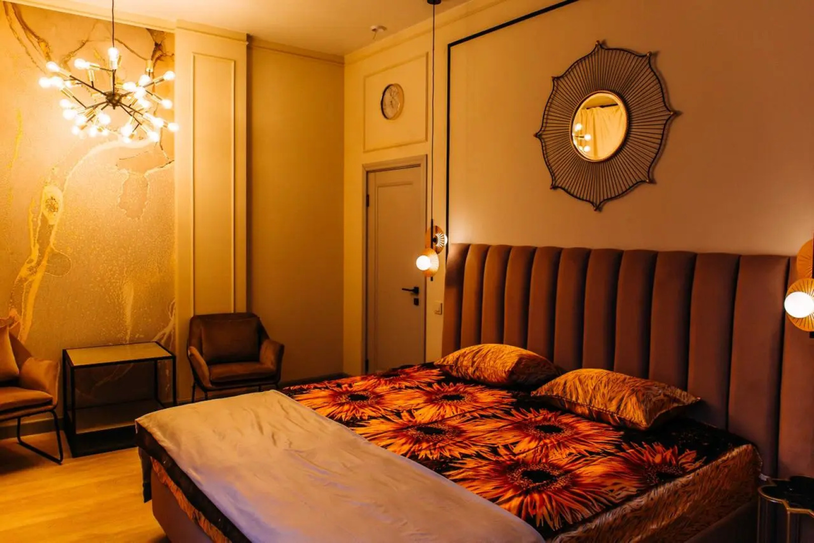 Отель Грасс Парк