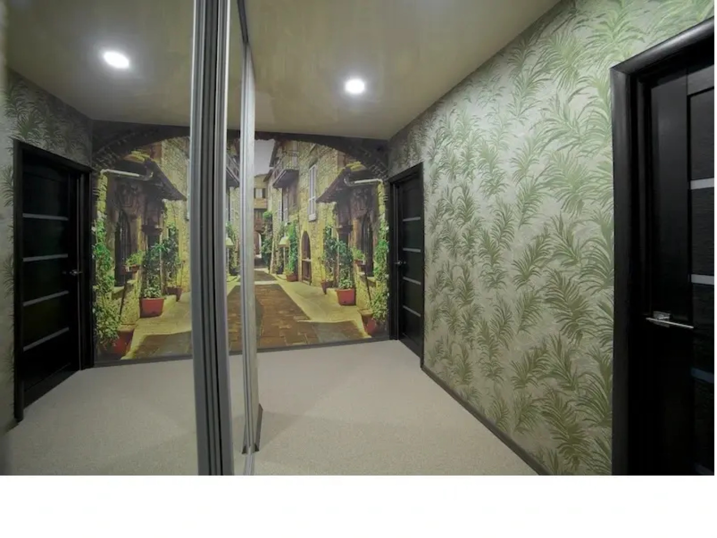 Апартаменты 2-комнатные HomeApart Скрыганова, 4А