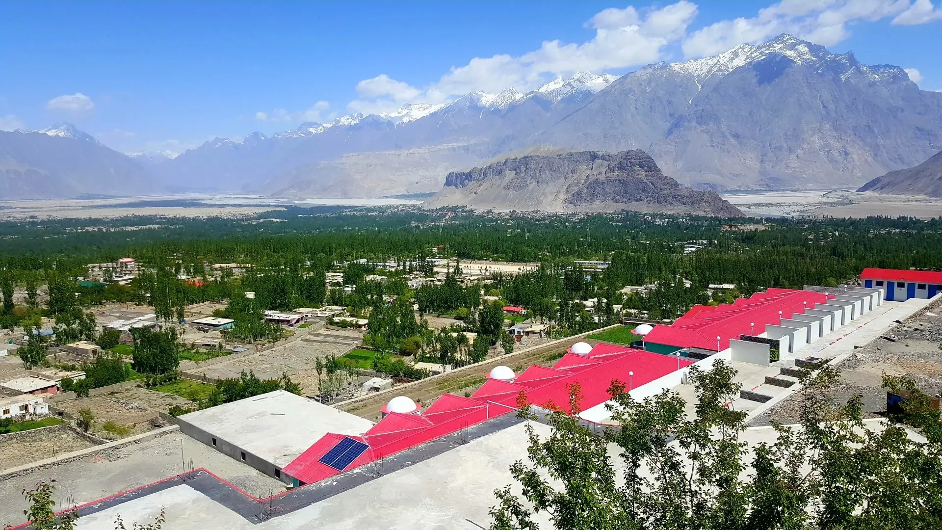Отель Mountain Lodge Holiday Home Skardu