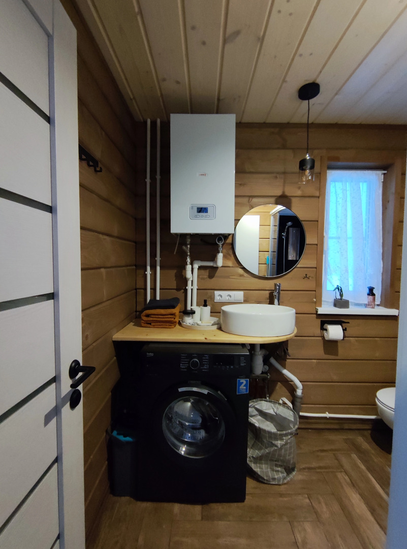 Частный дом Чёрный домик у озера Отрадное