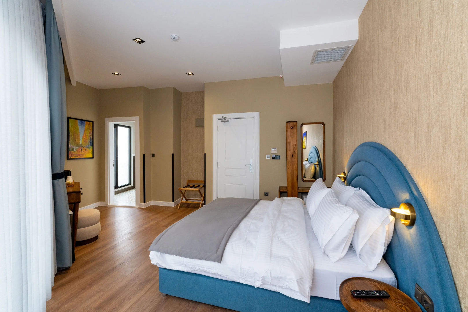 Nenessa Airport Hotel