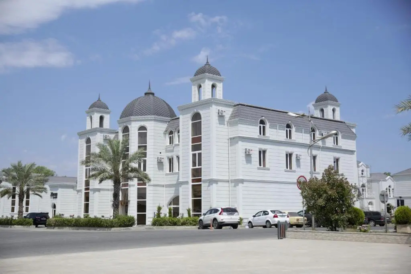 Курортный отель Maricel Astara Resort