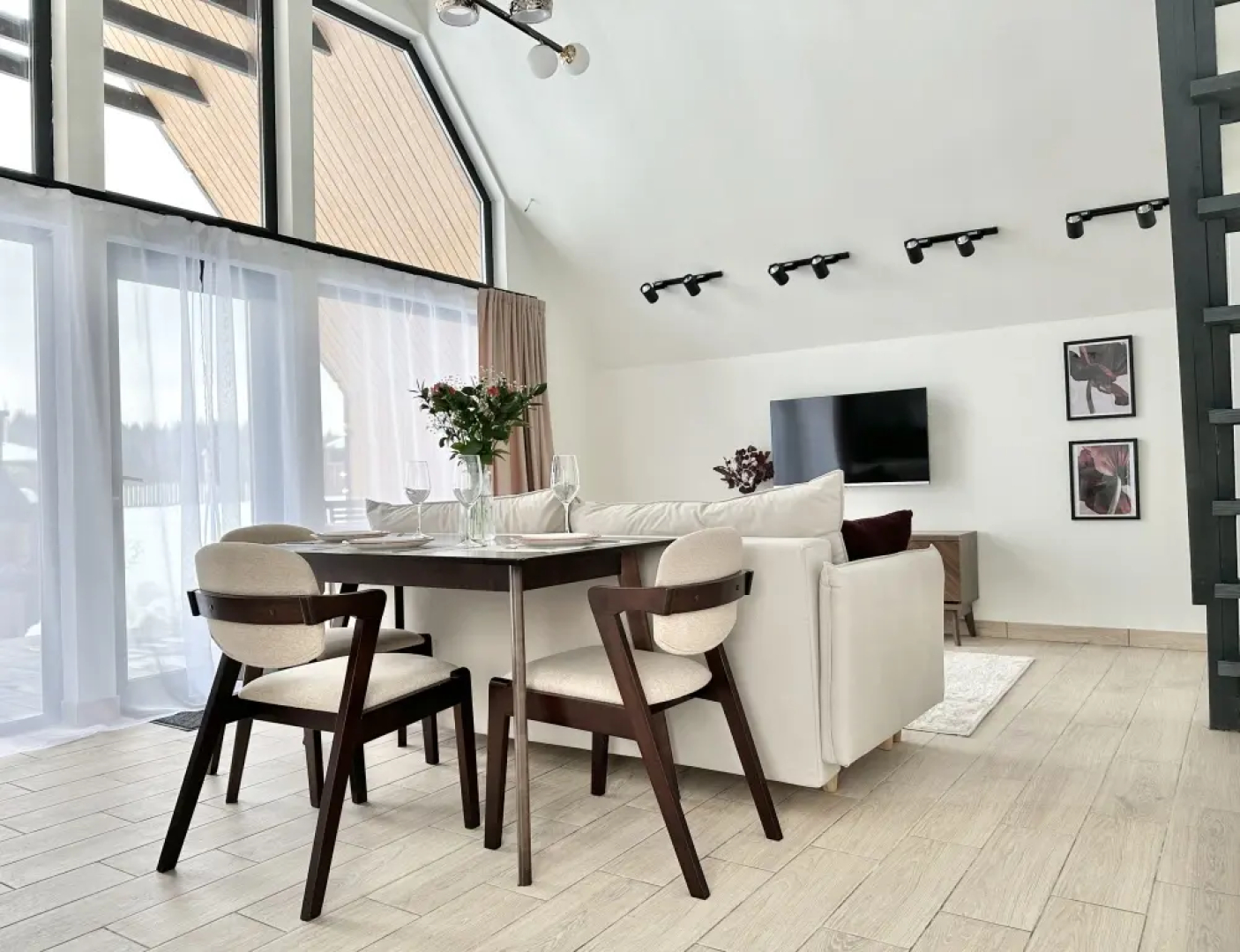 Частный Дом Барнхаус №5 с дровяной баней и горячим Чаном на 6 человек