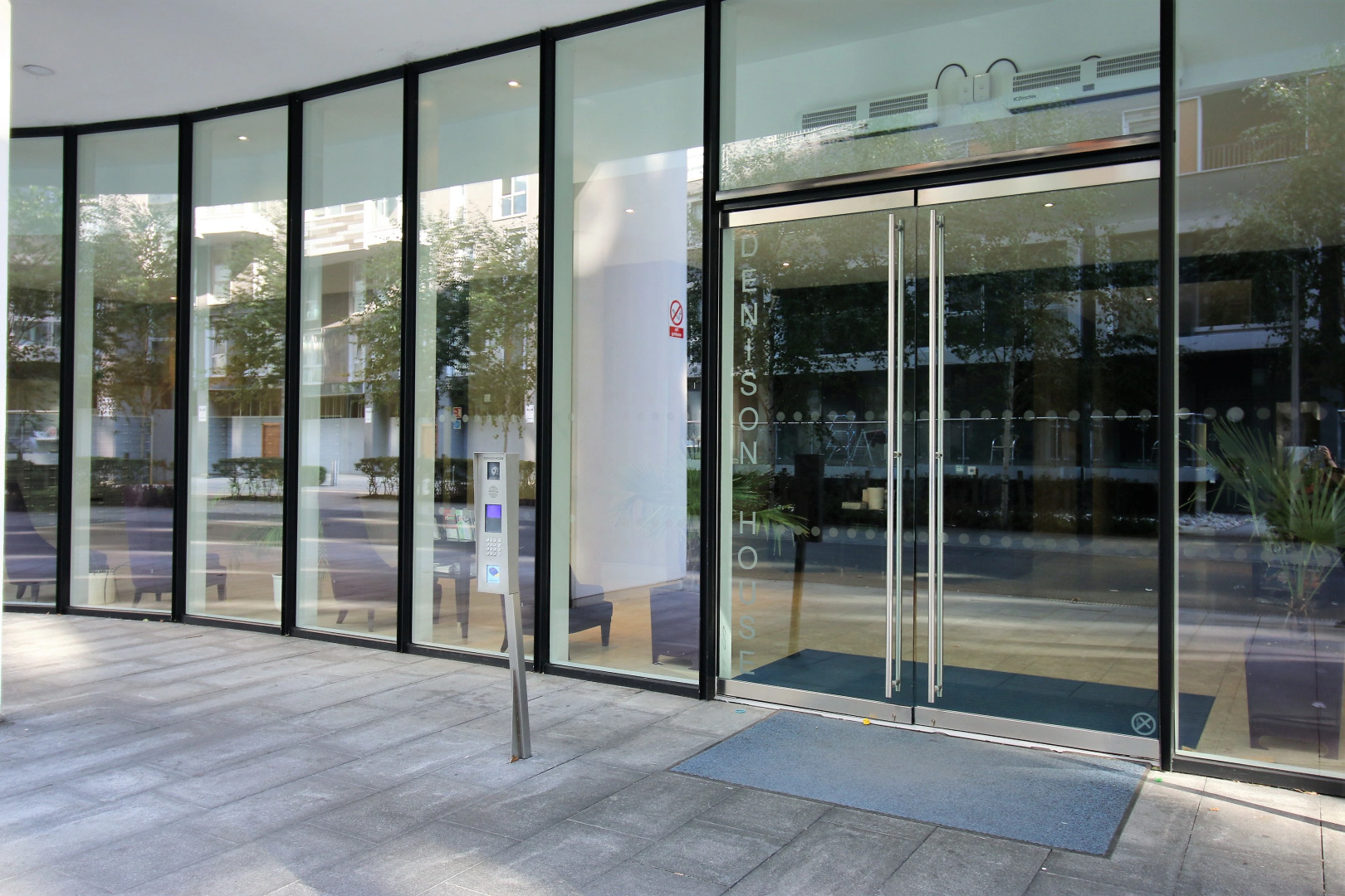 Апартаменты Extravagant Court