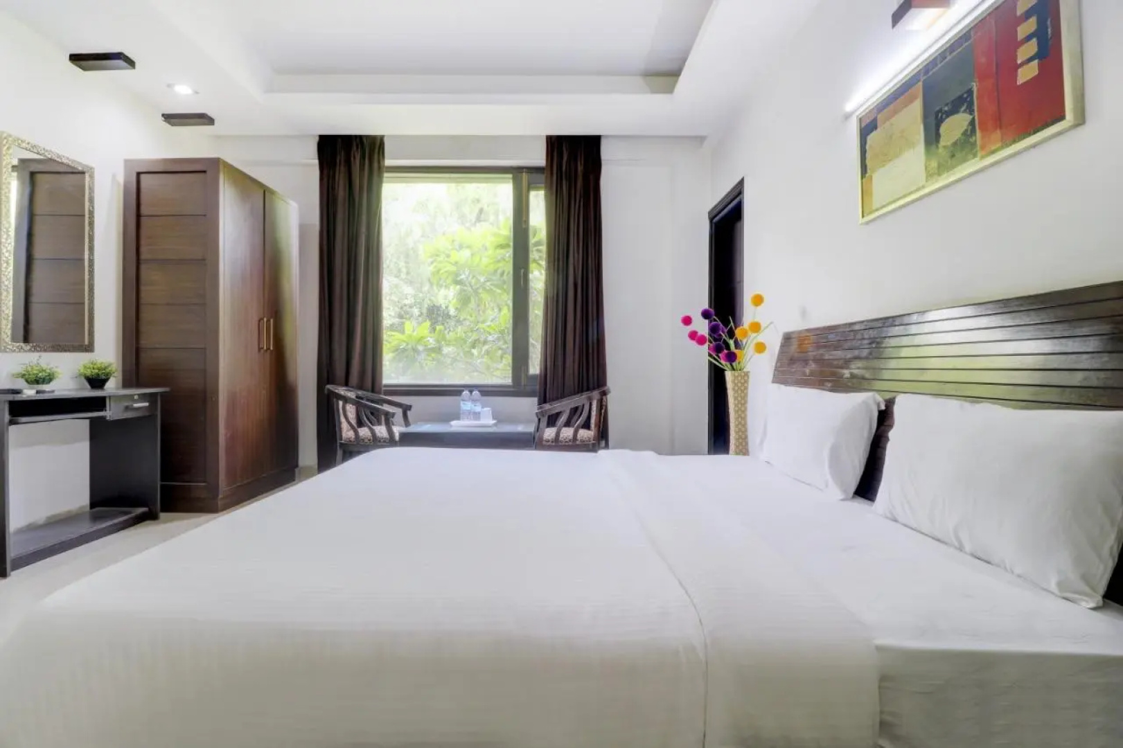 Отель Blue Moon Residency Hotel & Restaurant