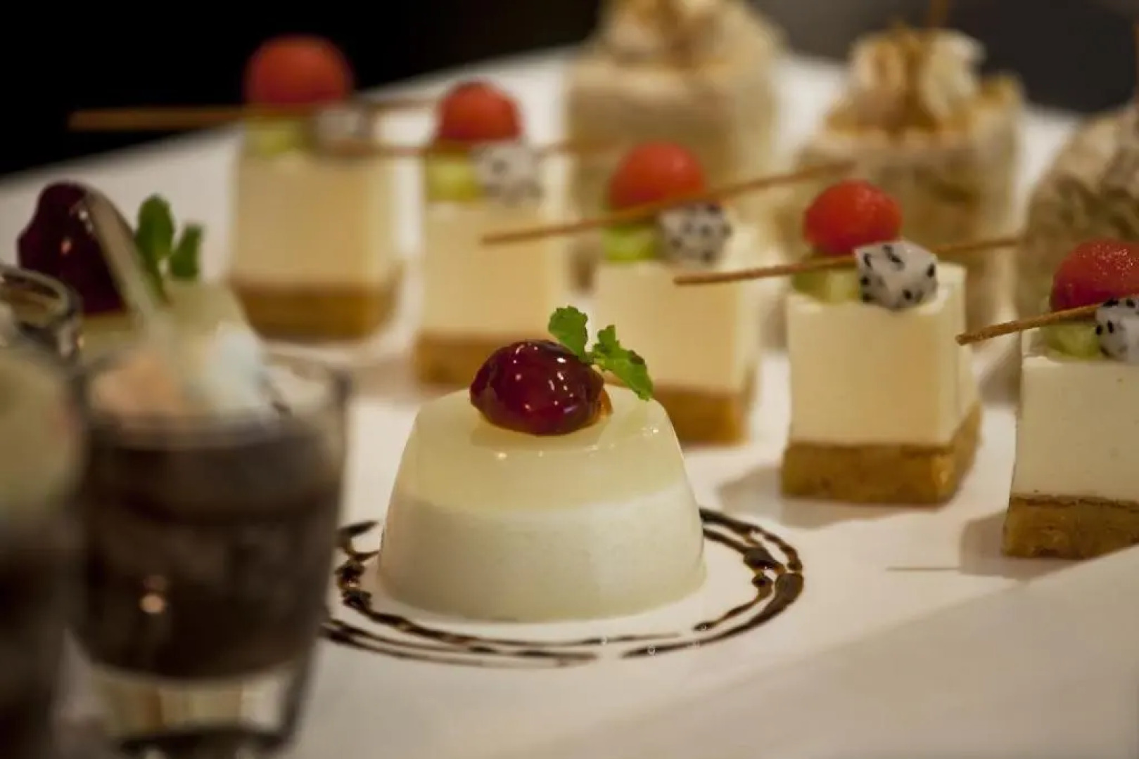 Отель Lakeshore Banani