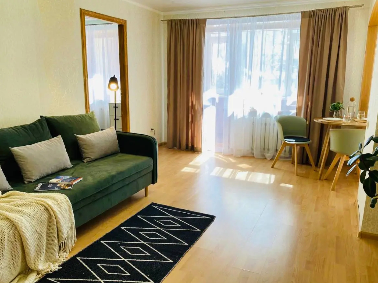 Апартаменты Двухкомнатные апартаменты 50 лет Октября 9/6