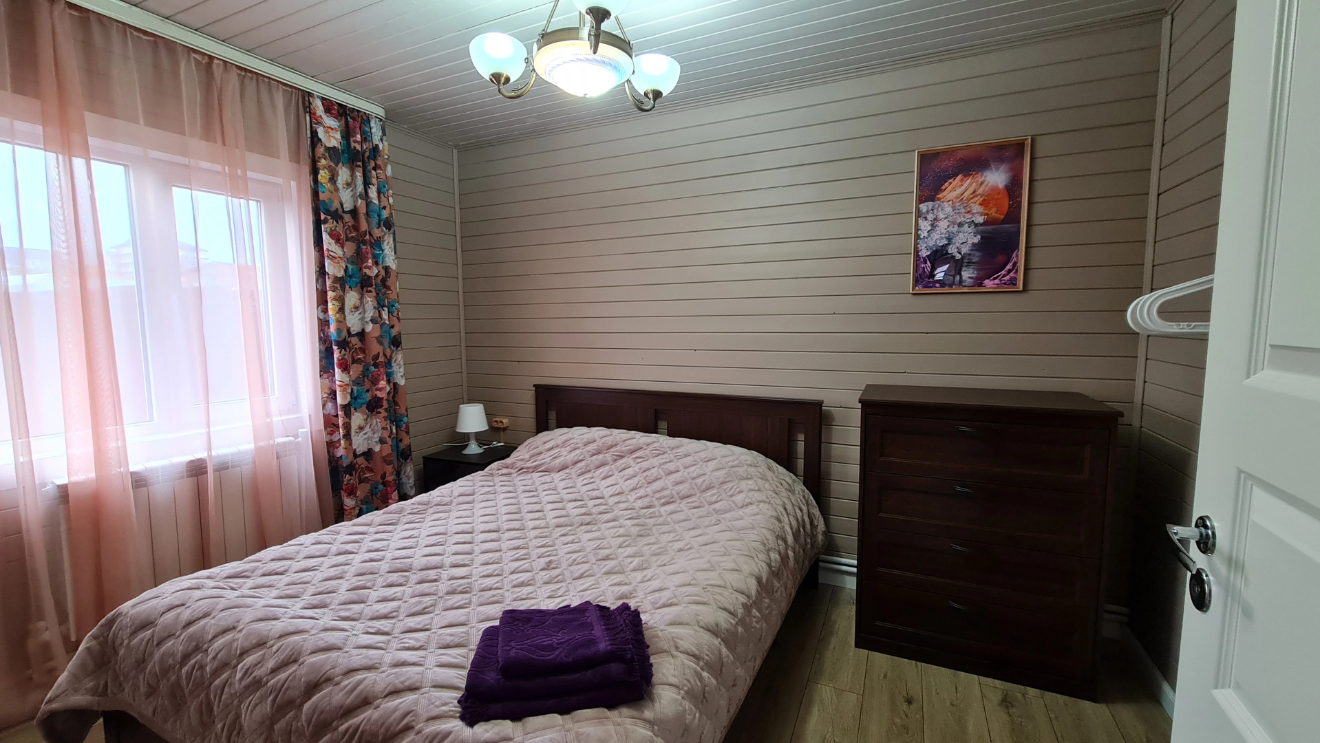 Частный Дом с Красным Залом