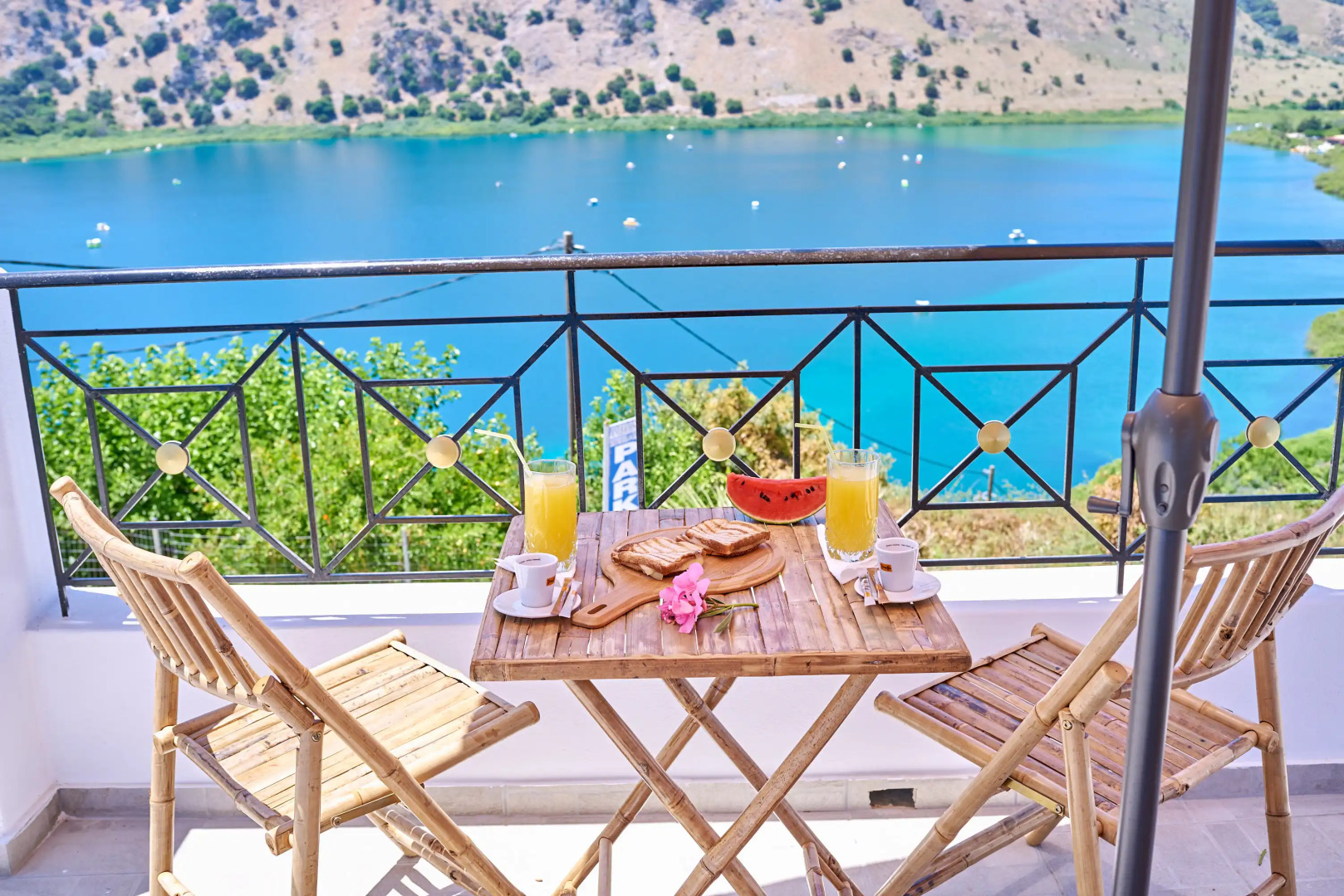 Отель Lake View Suites