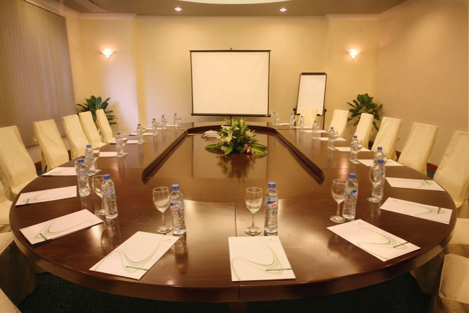 Отель Halong Plaza