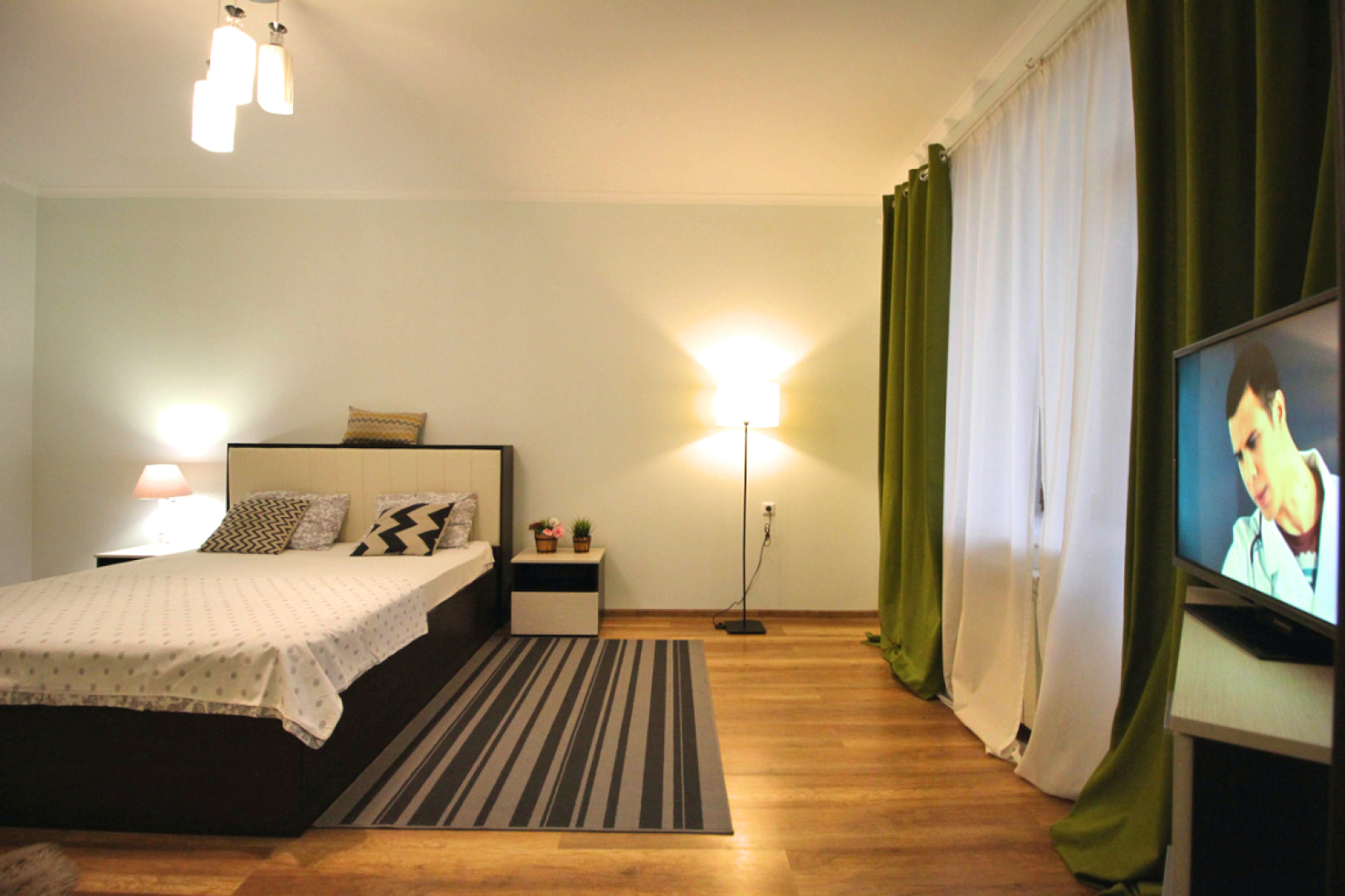 Апартаменты 2-комн Квартира 90 м2 на Булгакова by Sutki26