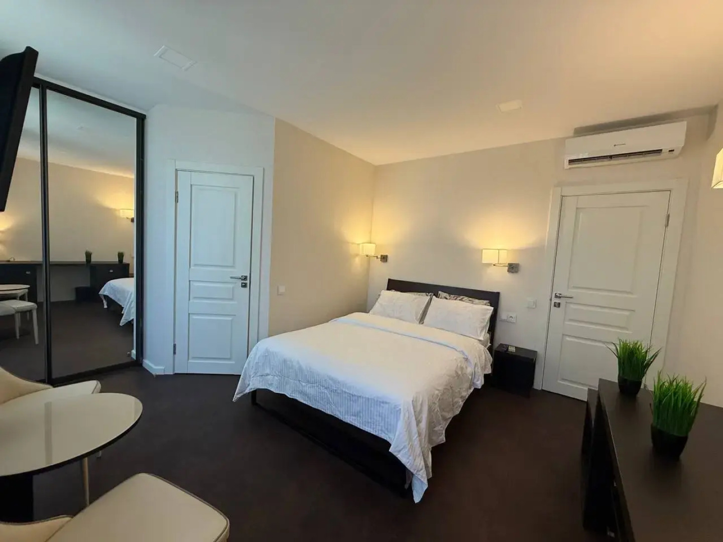 Апартаменты Deluxe c двумя спальнями и сан. узлами на Баумана ApartKazan