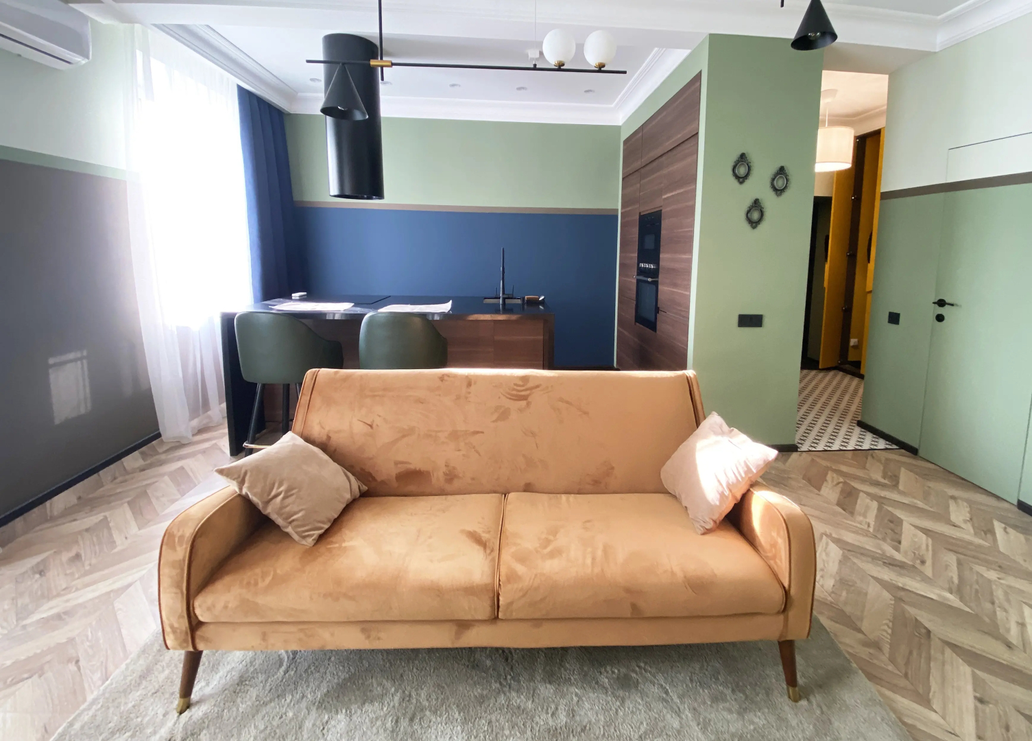 Апартаменты Mid-Century Modern Home