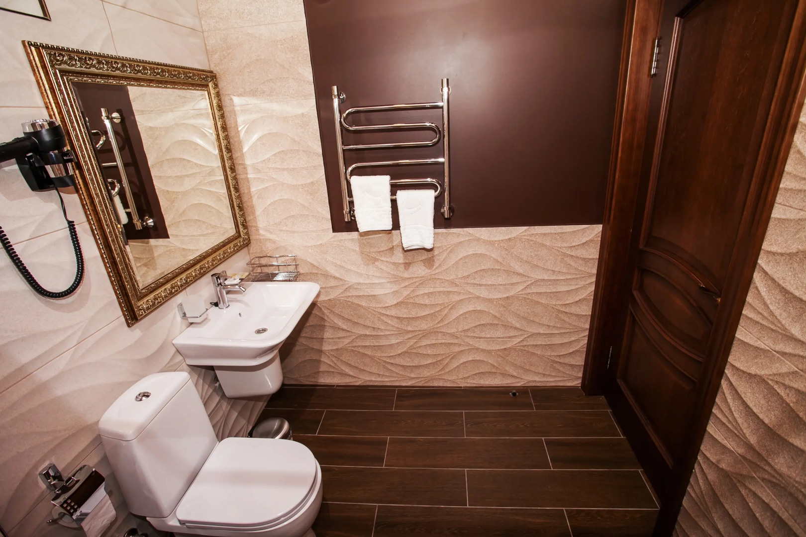 Zhemchug Village Hotel