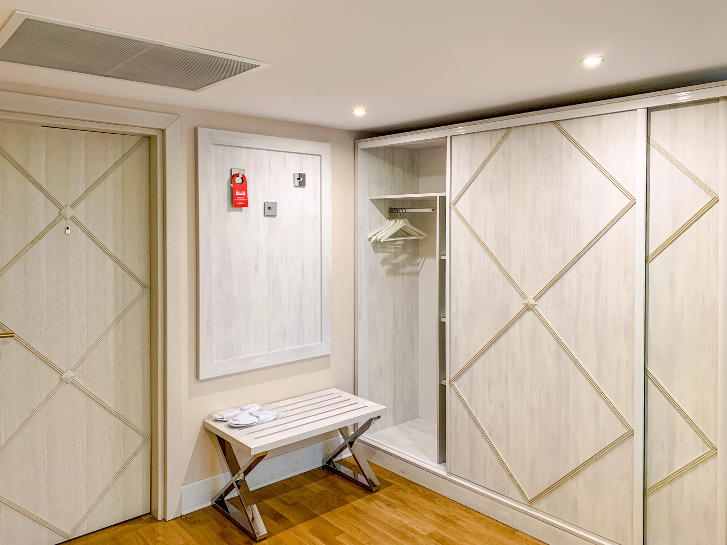 Отель Таврический