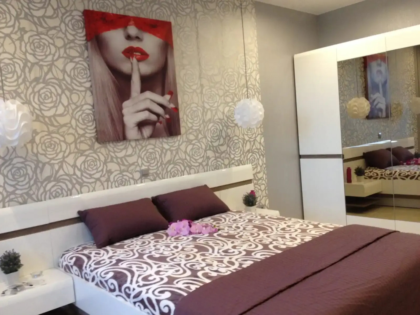 Апартаменты новые двухкомнатные  в центральном районе