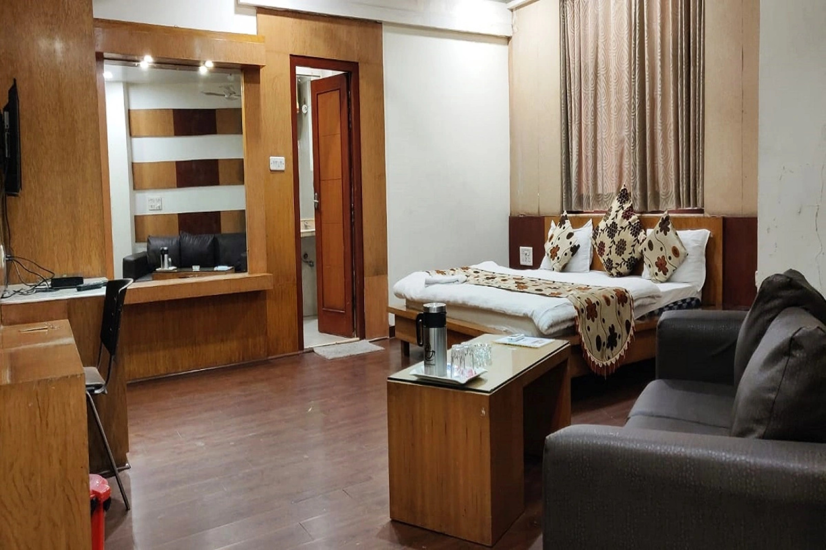 Mandakini Plaza Hotel