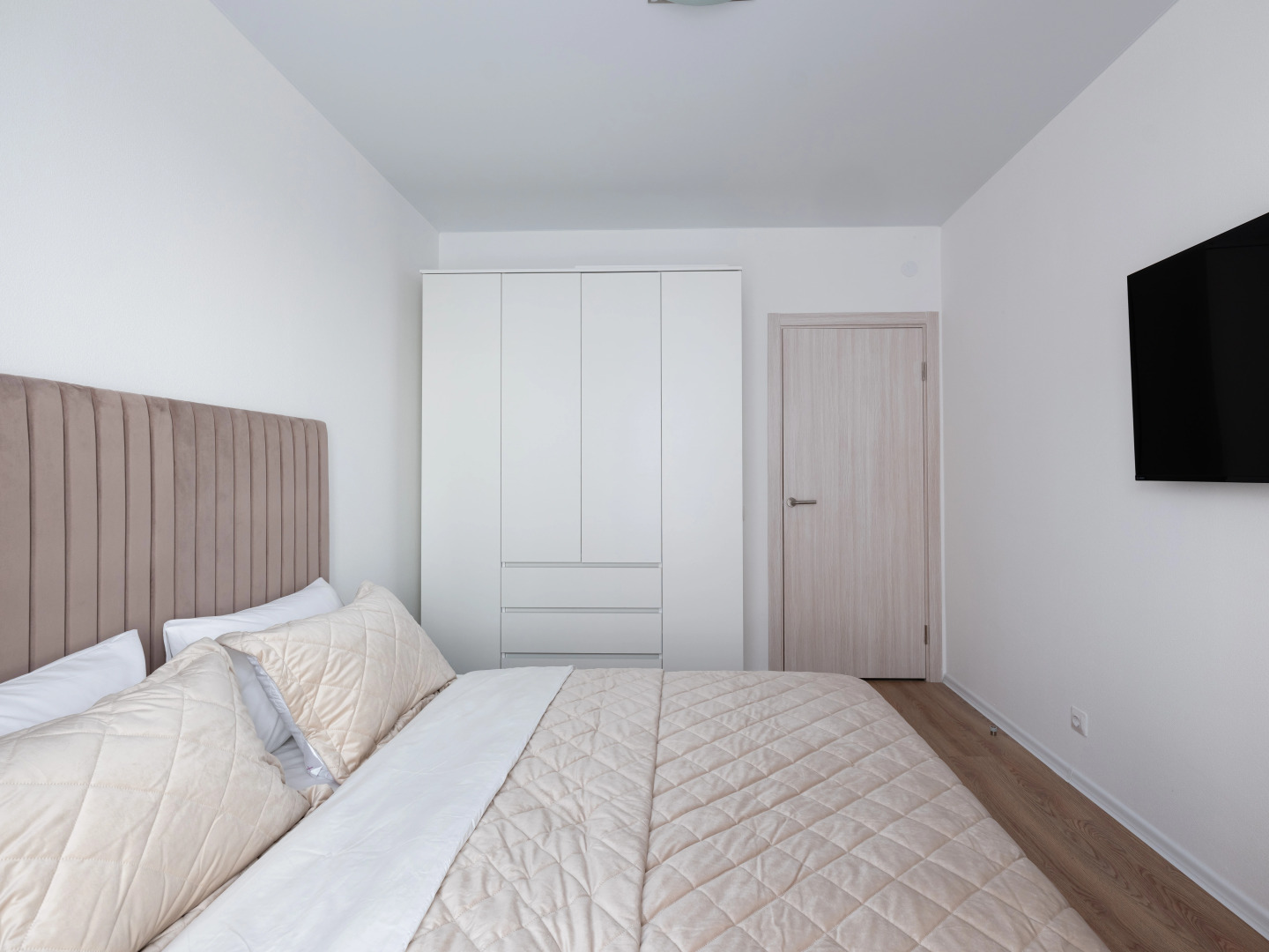 Квартира Евродвушка у метро Озерная