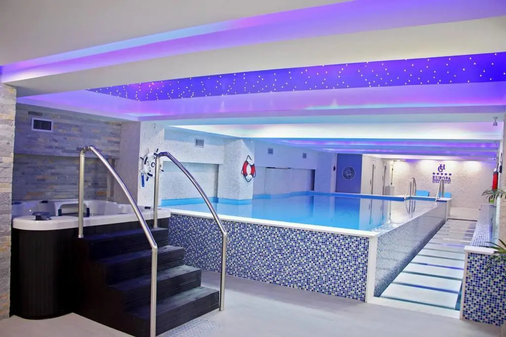 Отель Europa Grand