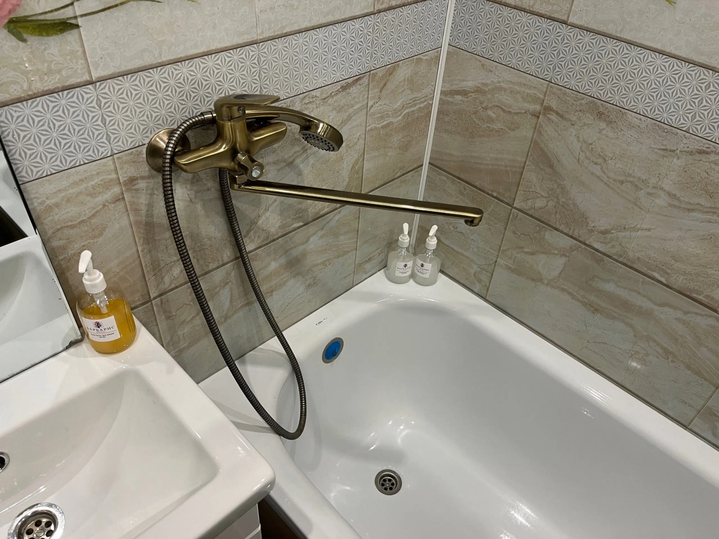 Двухкомнатная Люкс улучшенной планировки у ДК Металлургов