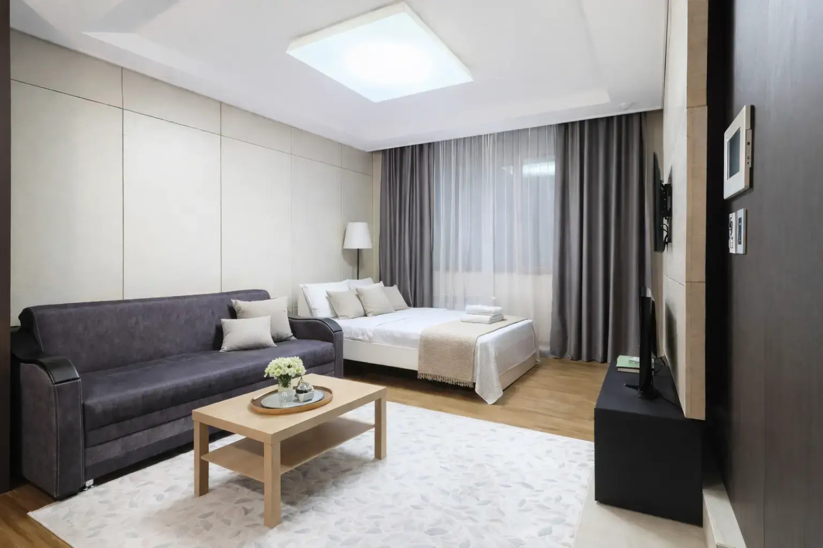 Апартаменты Luxury возле посольства США 19эт. 2х комн.кв с шикарным видом на Мечеть Хазрет Султан