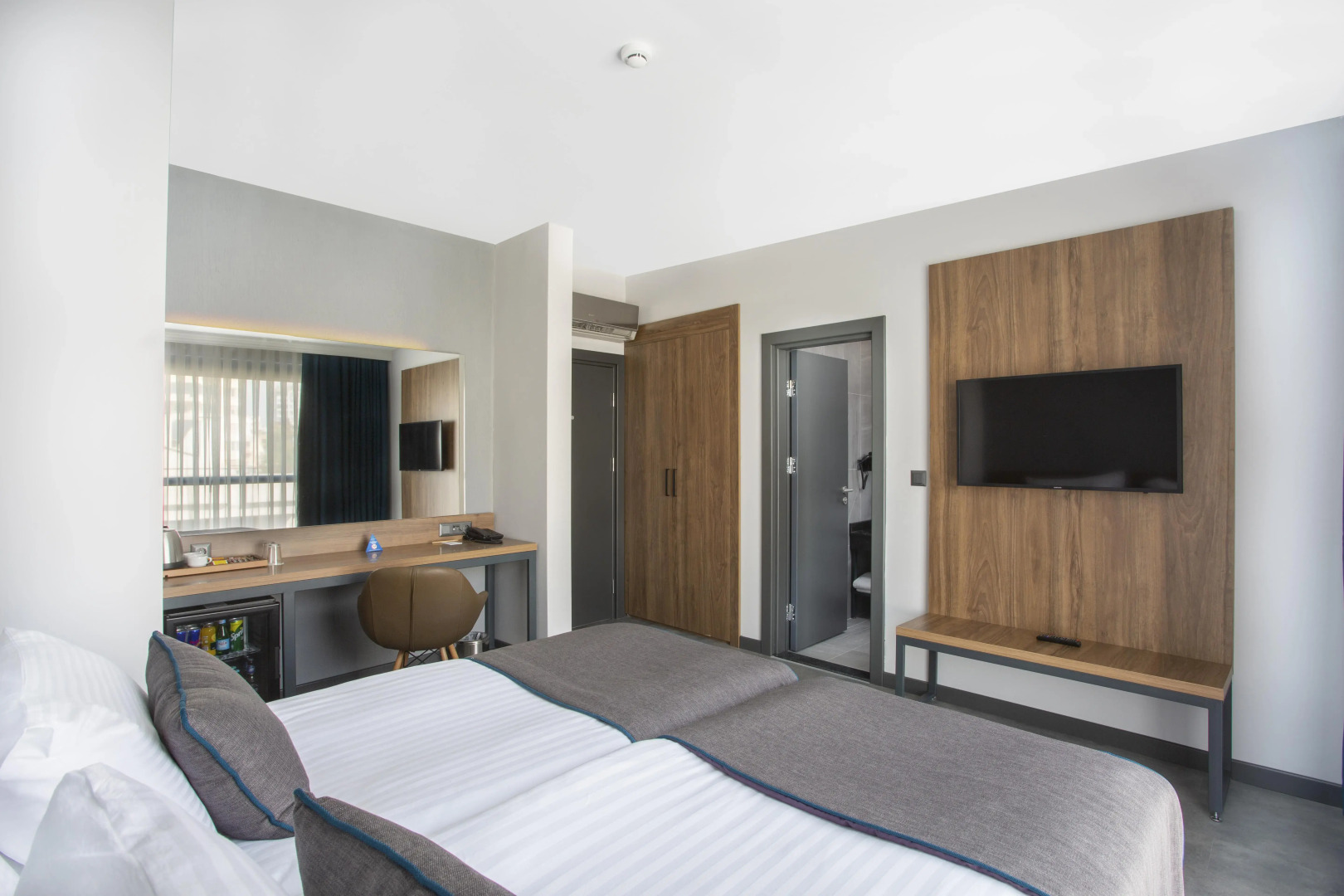 Отель Falcon 1511