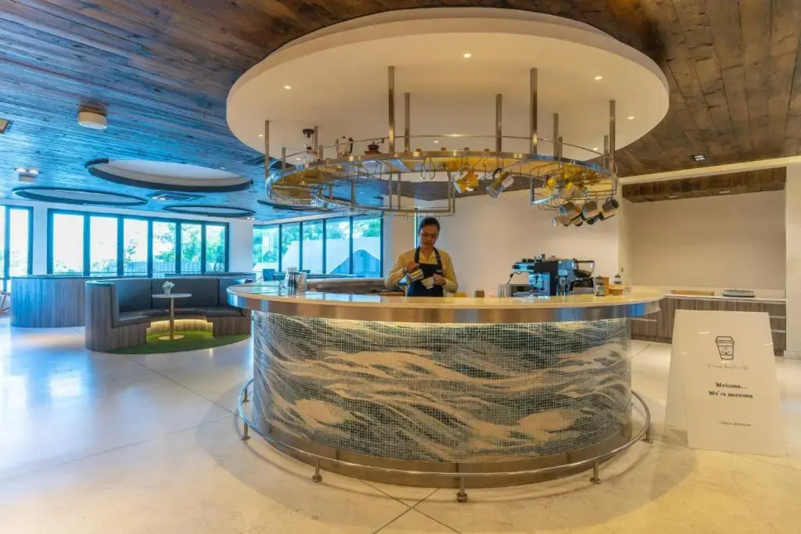 Курортный отель Golden Tulip Pattaya Beach Resort