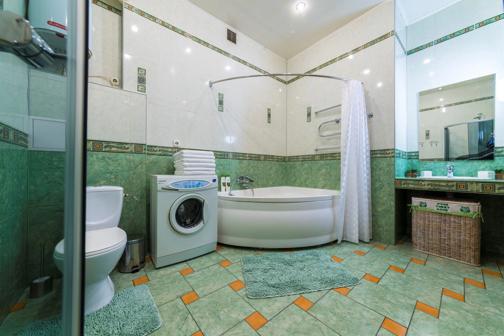 Апартаменты 4-комнатные HomeApart пр-т Независимости, 14