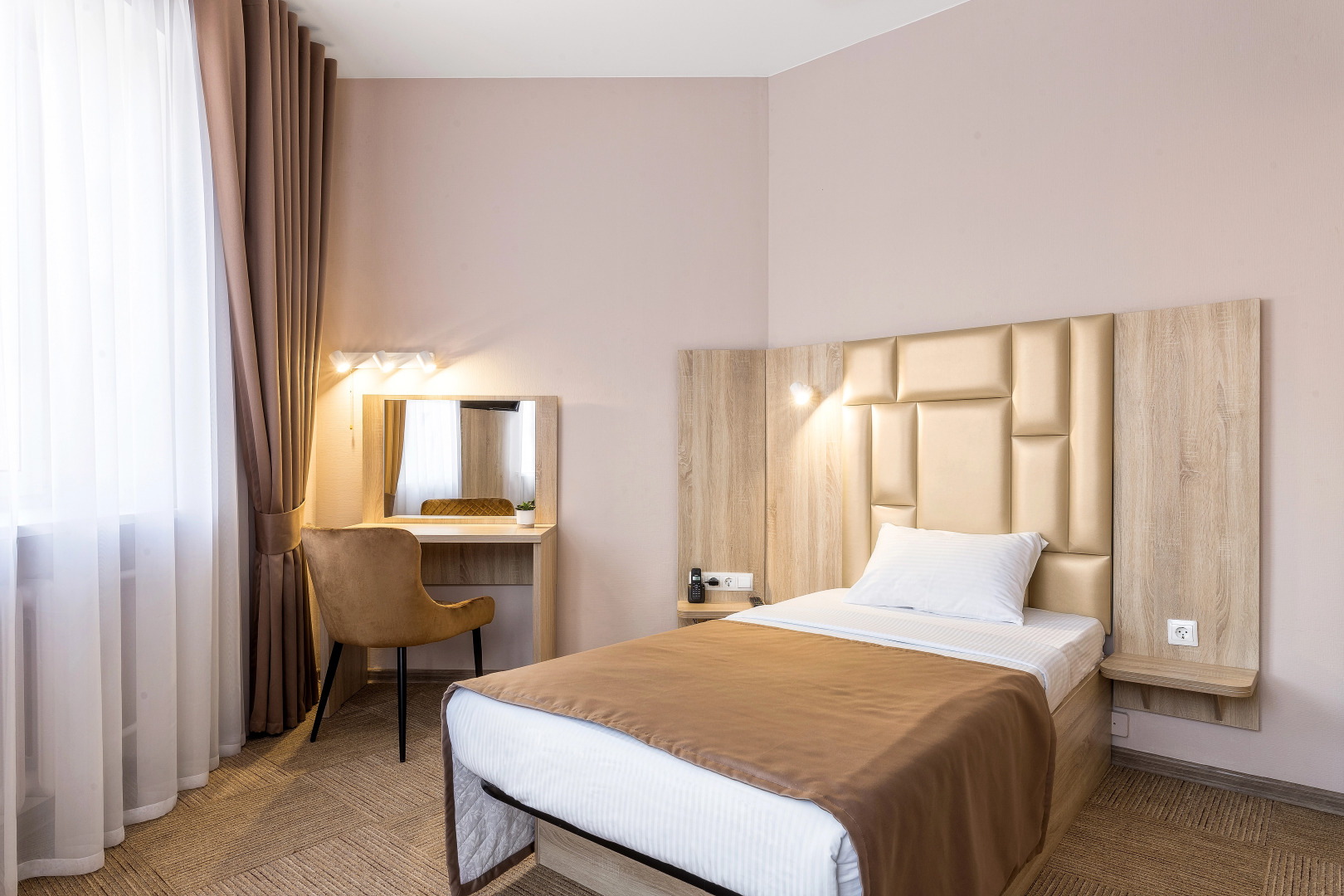 Отель Cronwell Ника Центр