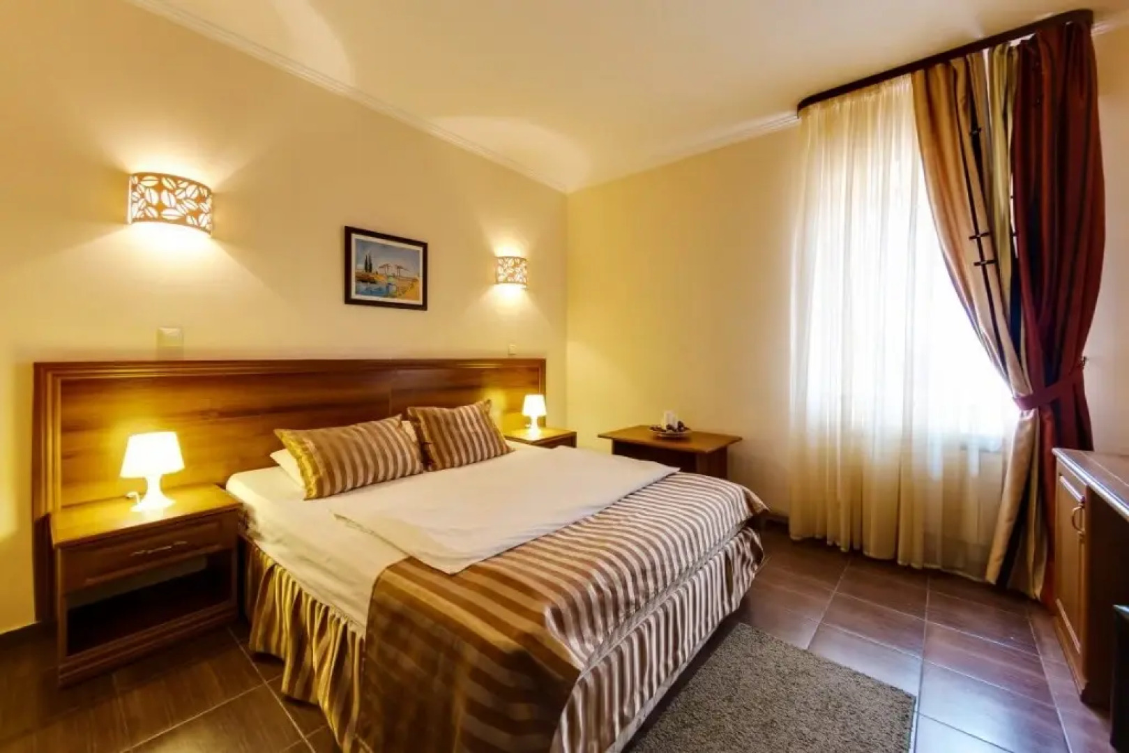 Отель Мартон Дона