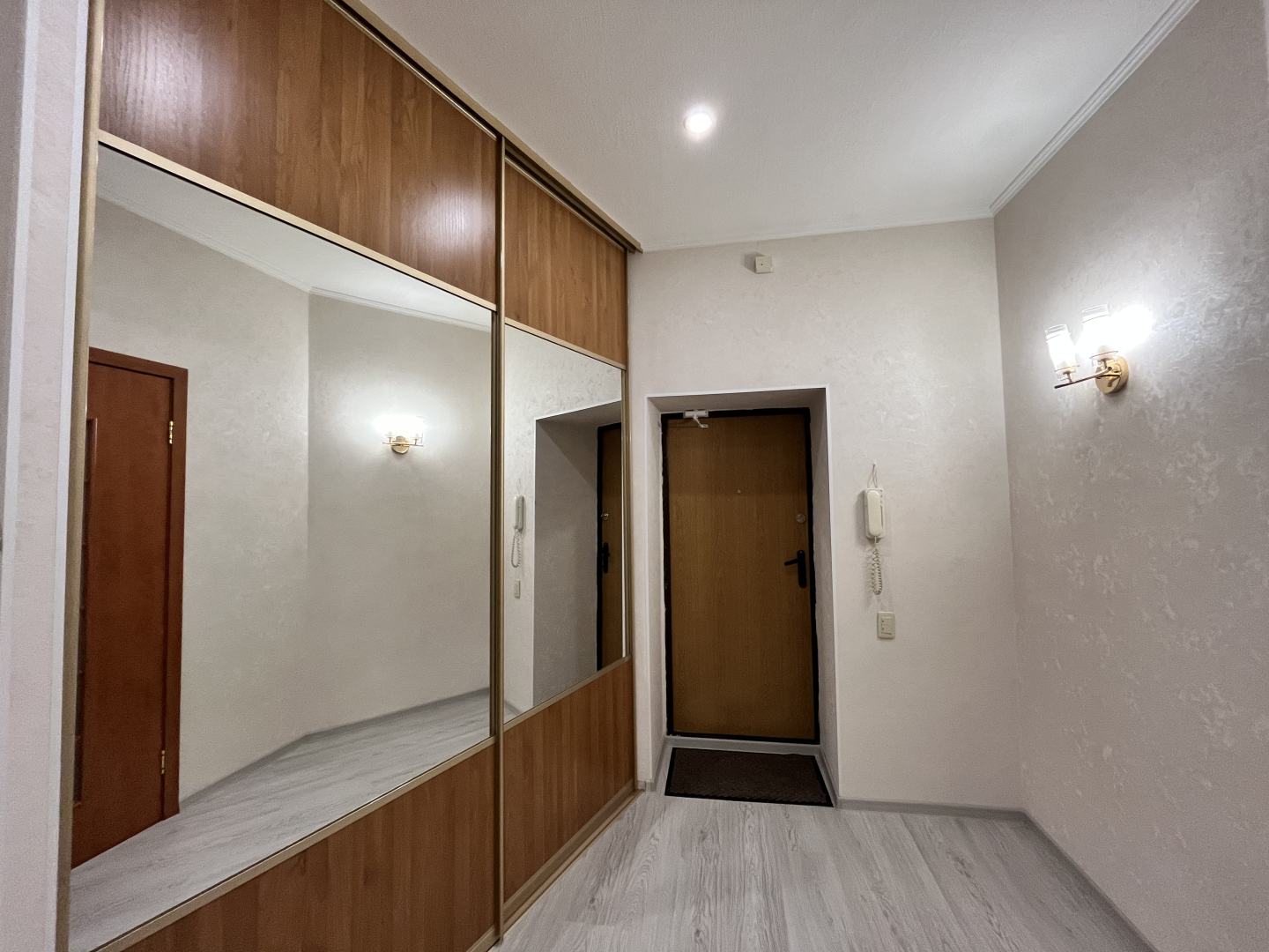 Апартаменты  Двухкомнатные в самом центре