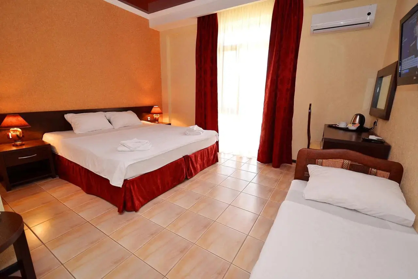 Отель Acropolis Palace