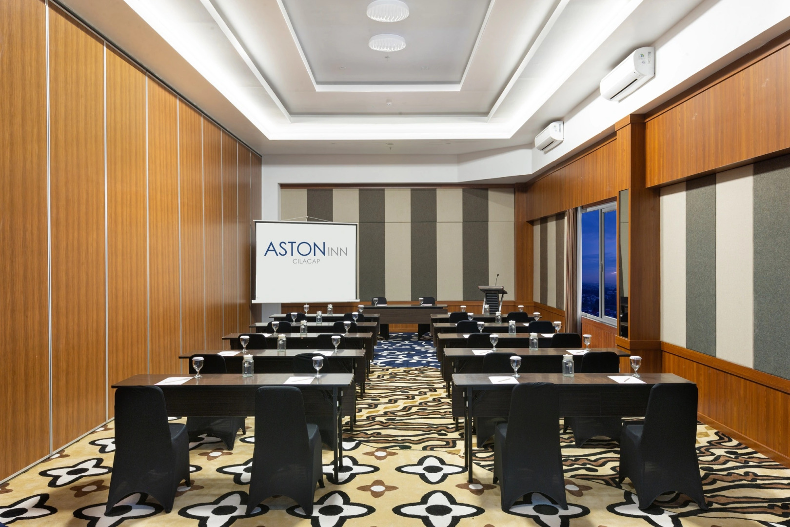 Отель Aston Inn Cilacap